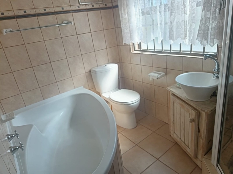 4 Bedroom Property for Sale in New Park Northern Cape